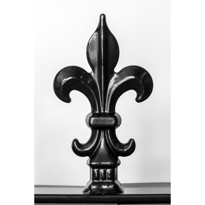 B3-metal-finial