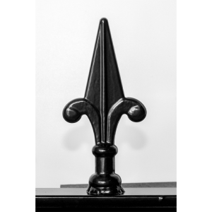 C4-metal-finials